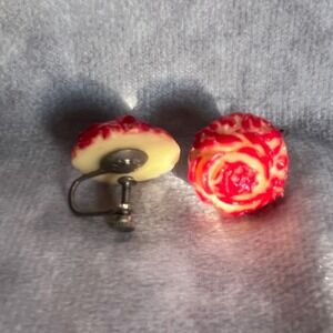 Vtg 40s 50s Celluloid Carved Red Rose Earrings Screw Back Hand Painted Japan EUC